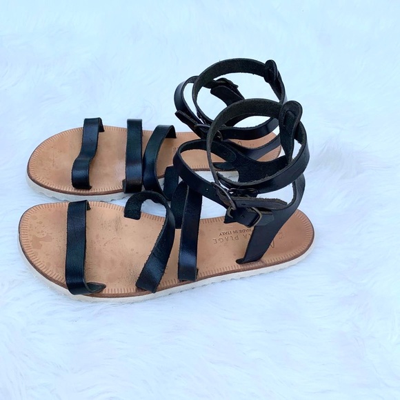 Joie Gladiator Black Leather Sandals - Picture 3 of 10